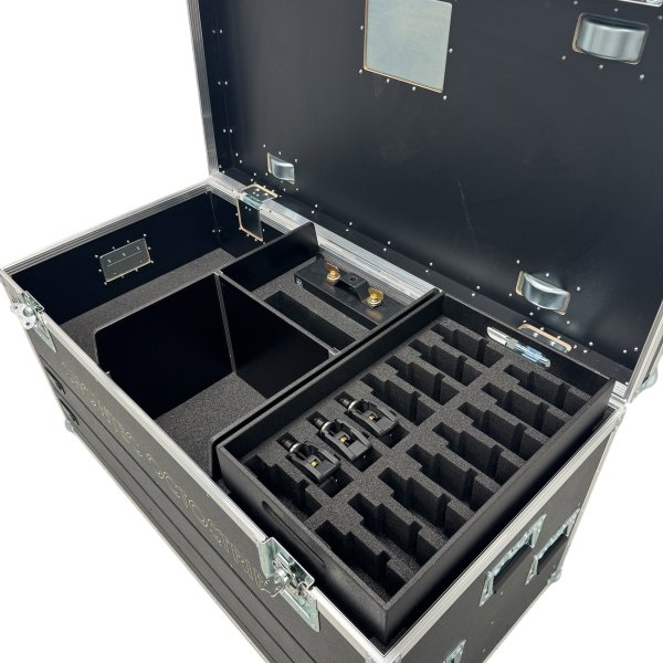 Flightcase for 16 x Showtec LED Octostrip MK2