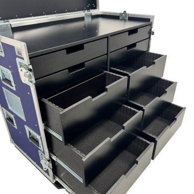Tour case with 10 x drawers and workstation
