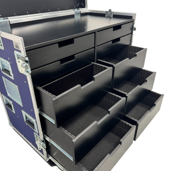 Tour case with 10 x drawers and workstation