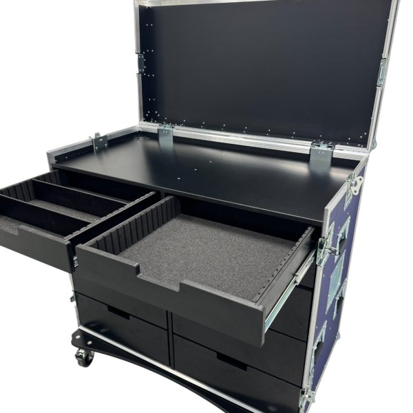 Tour case with 10 x drawers and workstation
