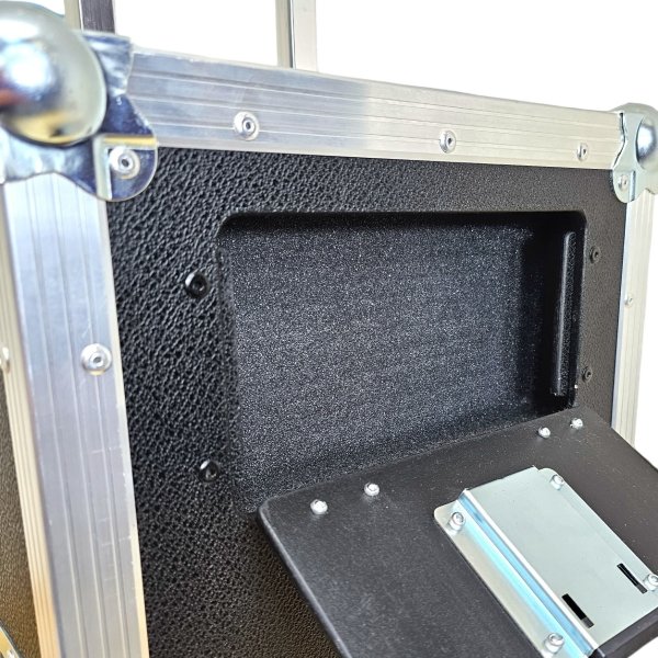 Flightcase for Yamaha DM3 with trolly