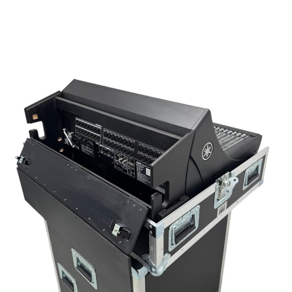 3Door Flightcase for Yamaha DM7 mixer