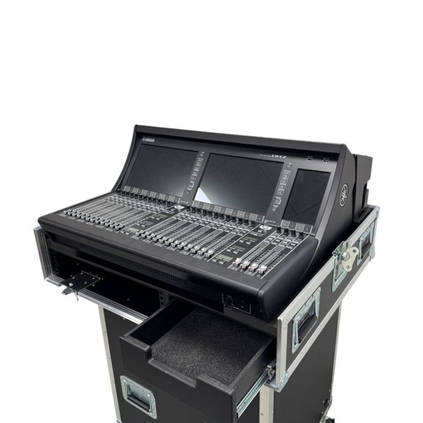 3Door Flightcase for Yamaha DM7 mixer
